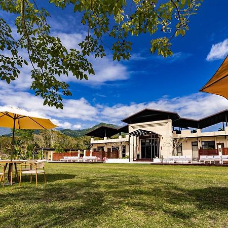 W Starry Villa Руисуи Екстериор снимка