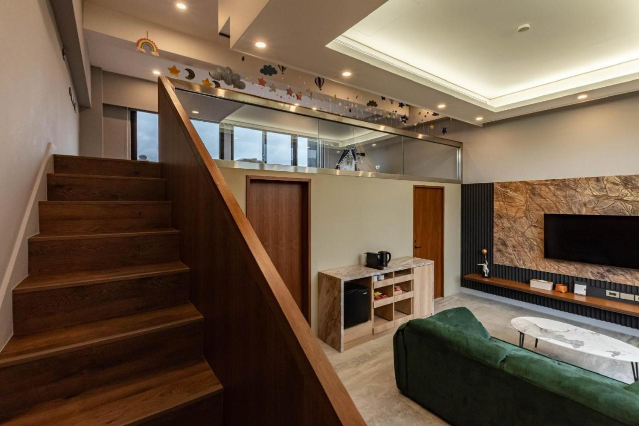 W Starry Villa Руисуи Екстериор снимка