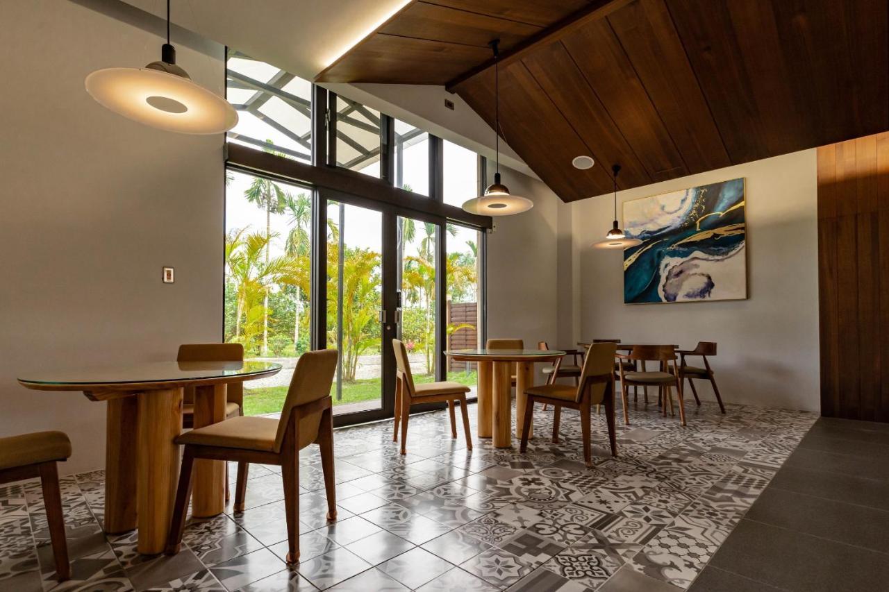 W Starry Villa Руисуи Екстериор снимка